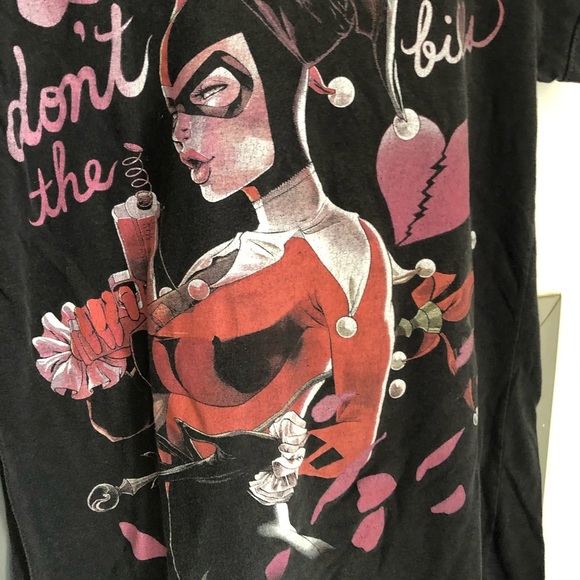 Harley Quinn “Love Don’t Pay The Bills” T-Shirt - Picture 3 of 6